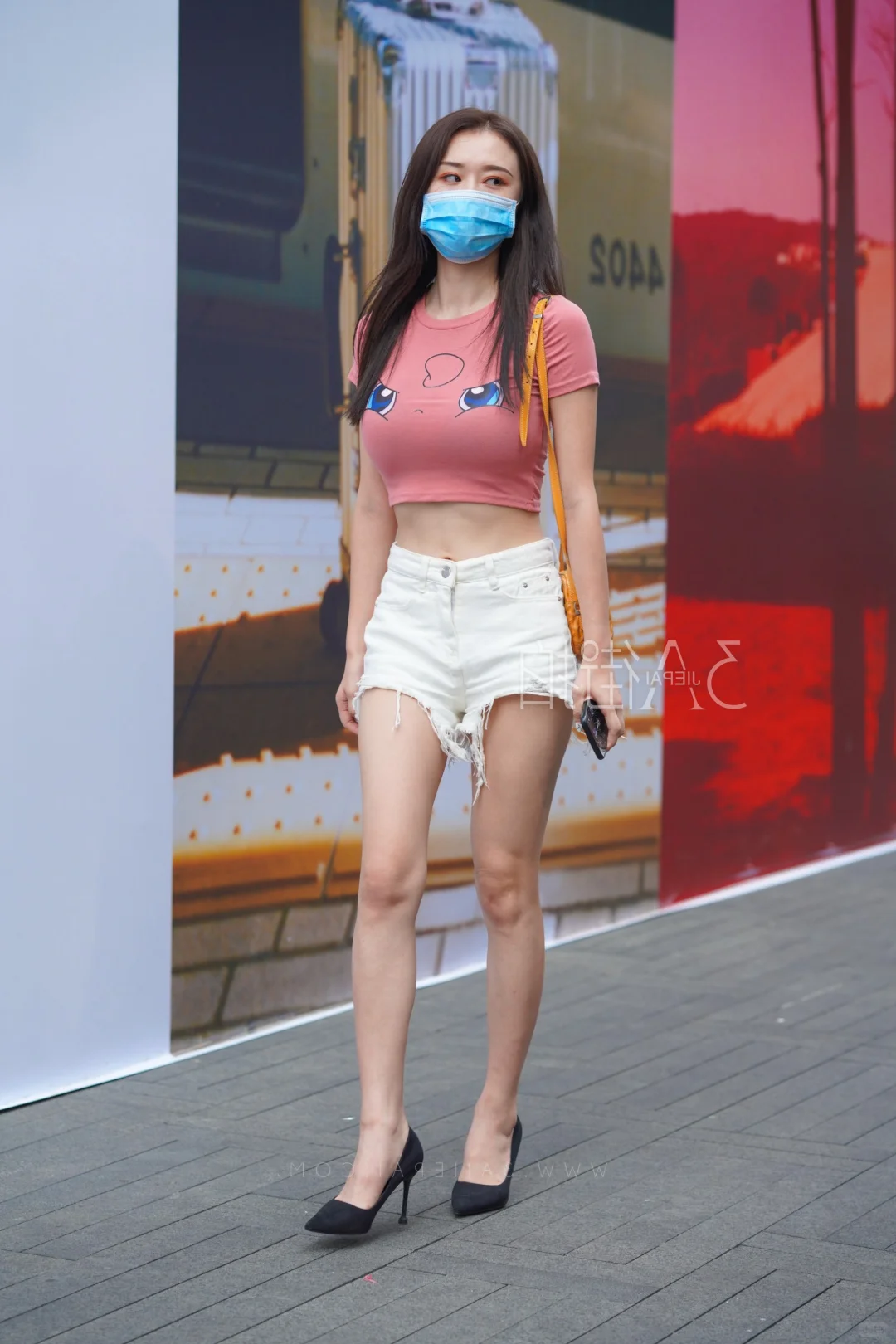 街拍美女：时尚的灵动精灵（昭模特）