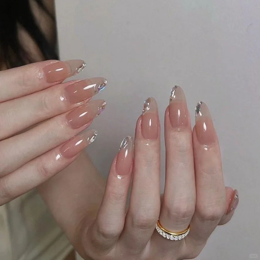 娇艳欲滴穿戴甲💅🏻简单高级，显白又耐看～