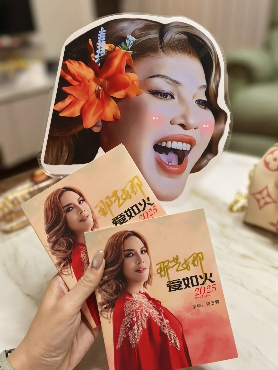 到底是谁和帝国最娇艳的玫瑰合照了！！！