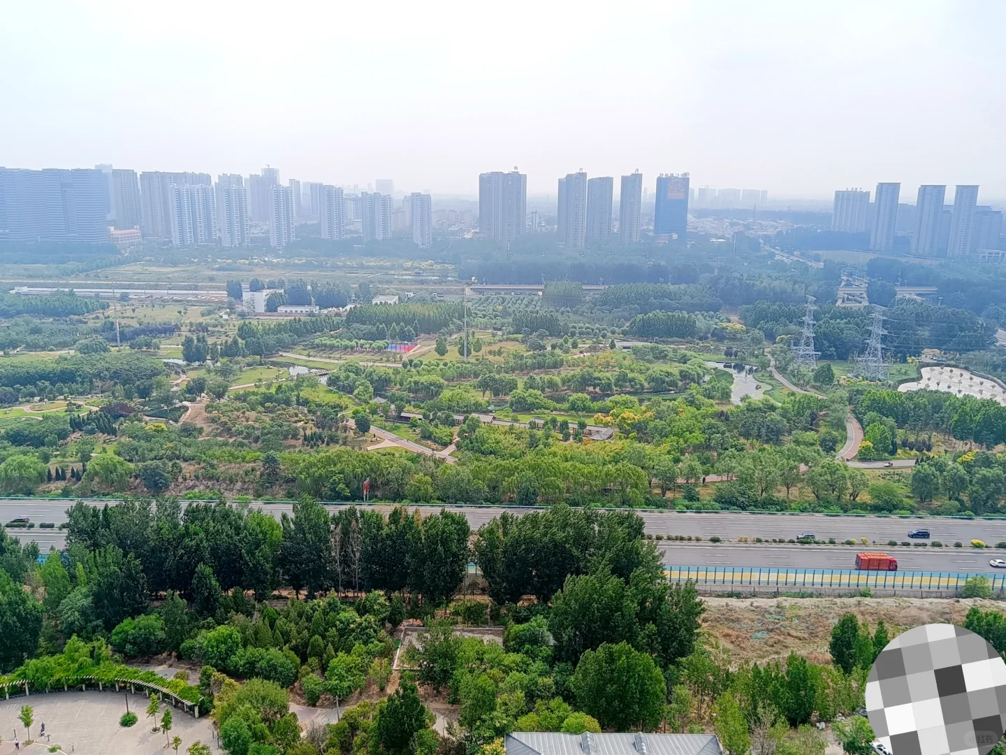 人名路旁汉城华都2居，可以看高铁站植物园