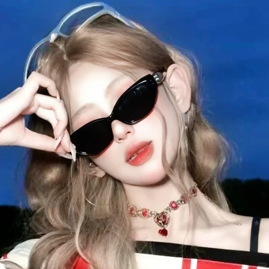 𝓦𝓮𝓒𝓱𝓪𝓽｜明媚俏皮感女头