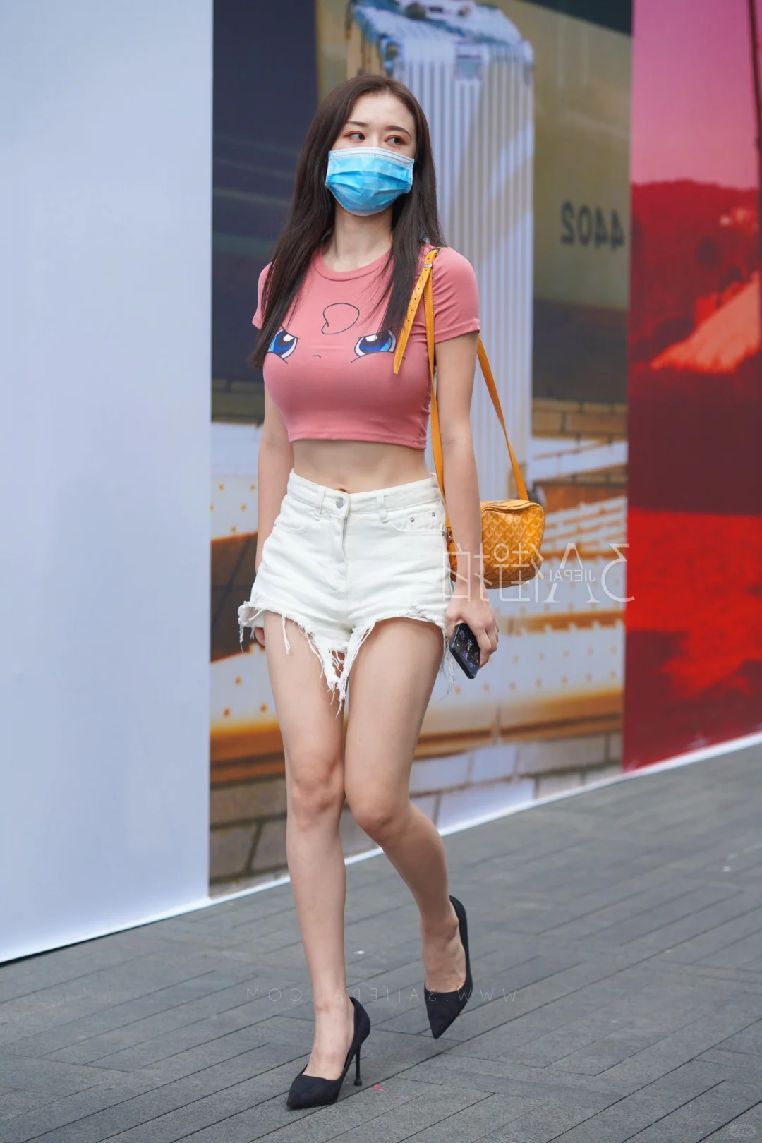 街拍美女：时尚的灵动精灵（昭模特）