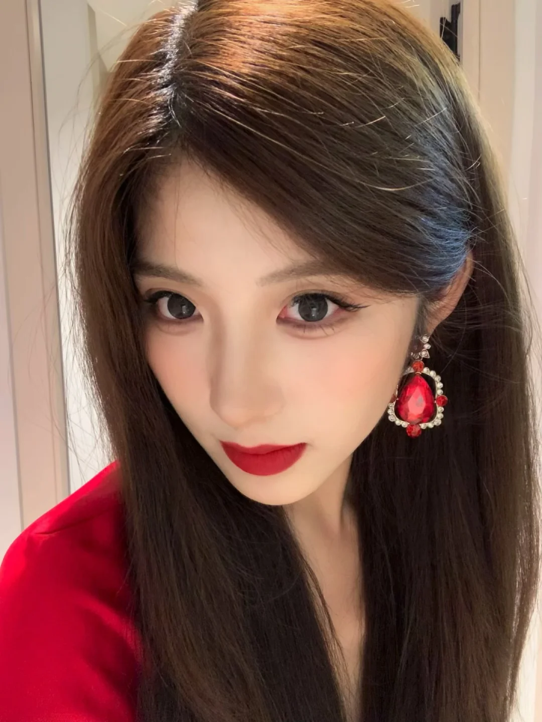 红唇好明媚
