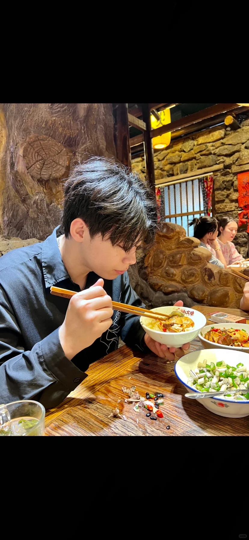 大家小心这个中介，就是这个中介带我看的房