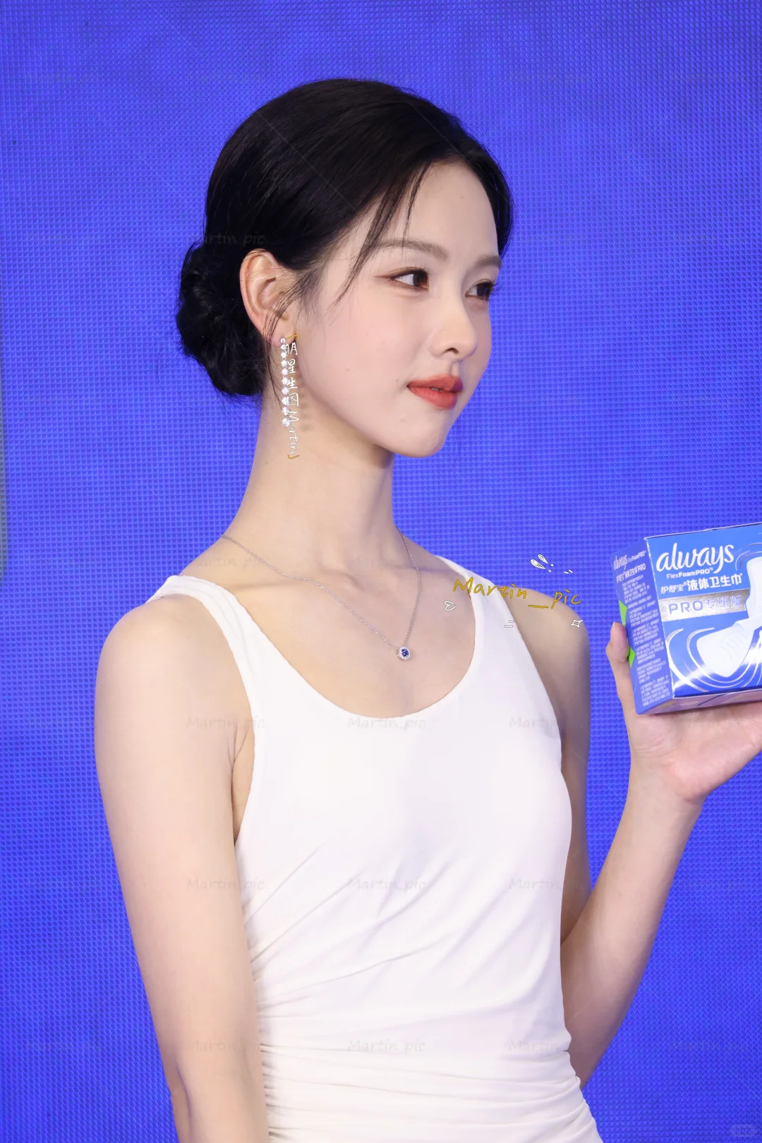 美神降临 陈都灵绝美高清对视还是太权威了