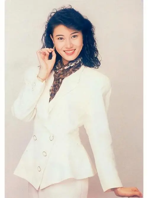 贵气如冰雪 明艳如春光🌸🌸李嘉欣