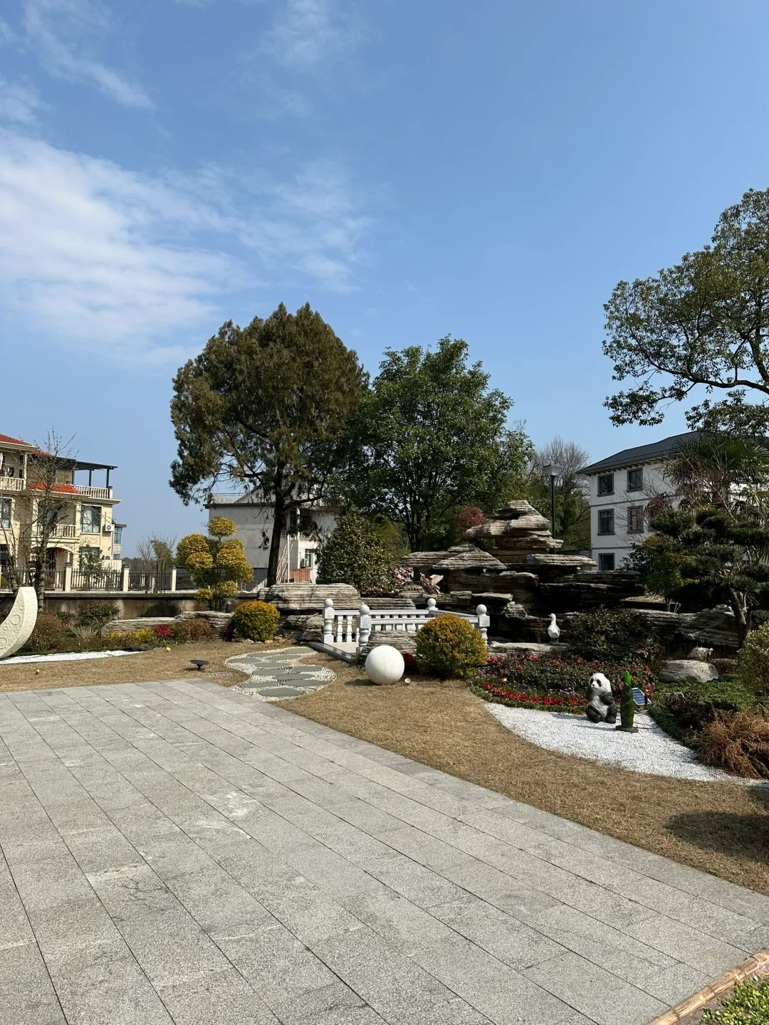 买不起城里的房🏠回村住实现面积自由啦～