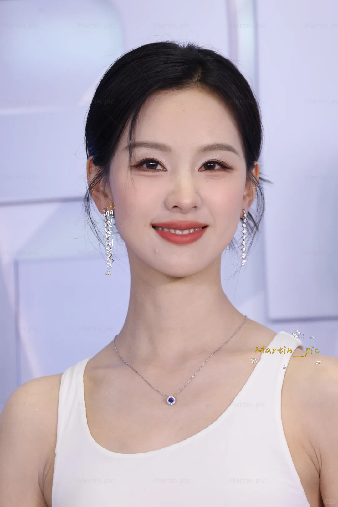 美神降临 陈都灵绝美高清对视还是太权威了