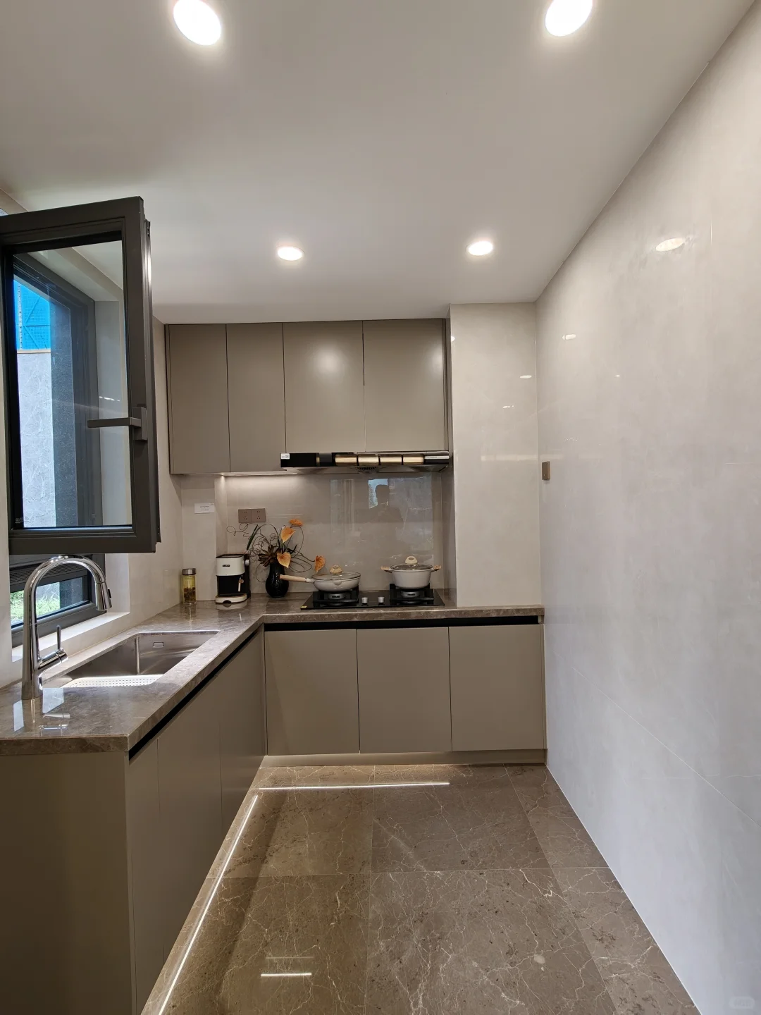 市北新都心🏡：新规✨3米层高，套三双卫