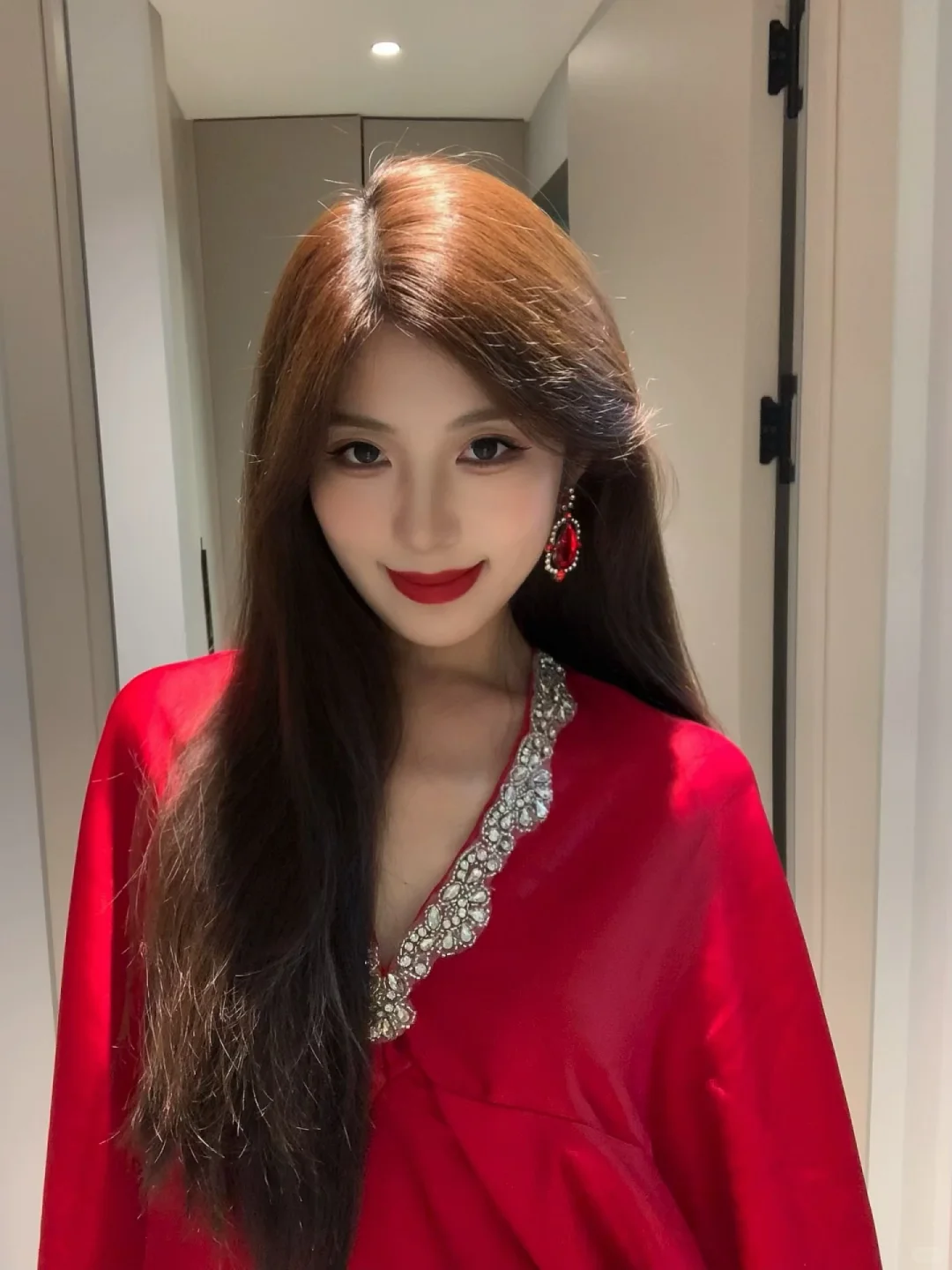 红唇好明媚