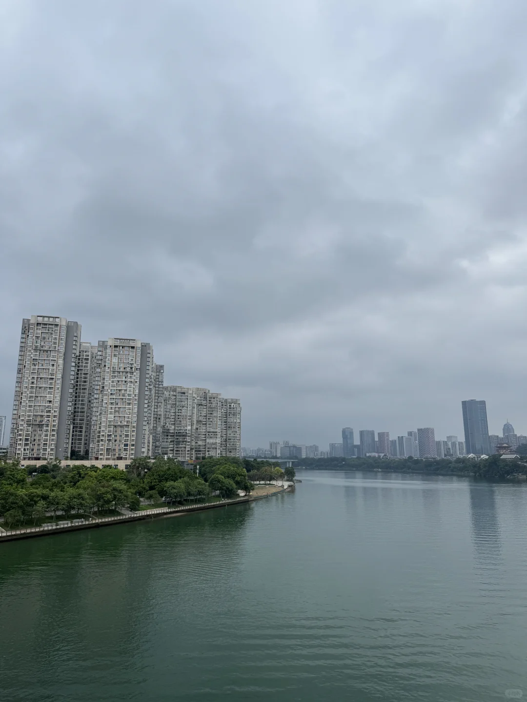 为什么国内的住宅楼交付后，大部分都不好看？