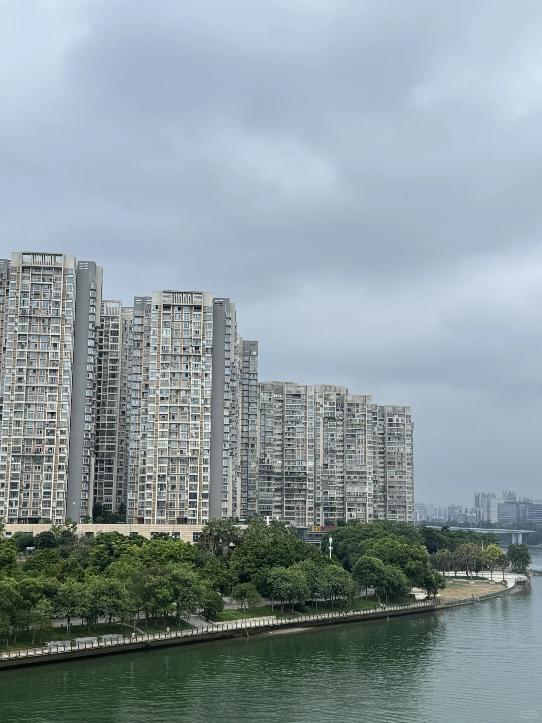 为什么国内的住宅楼交付后，大部分都不好看？