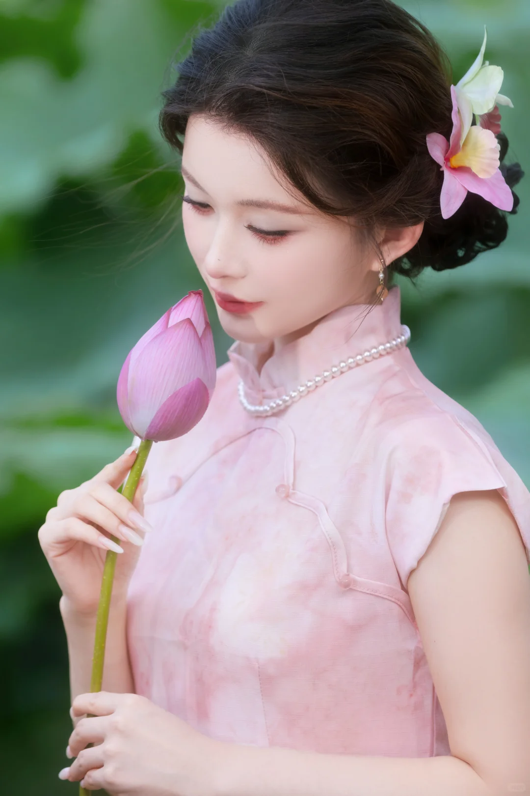 学会这几个动作❗旗袍荷花写真保准出片～