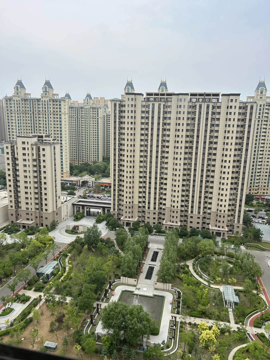 215 平的房子🏠住着估计很舒心😊