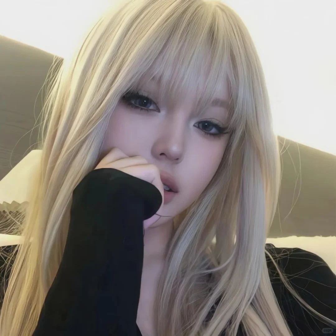 𝑾𝒆𝑪𝒉𝒂𝒕｜纯欲风女頭分享