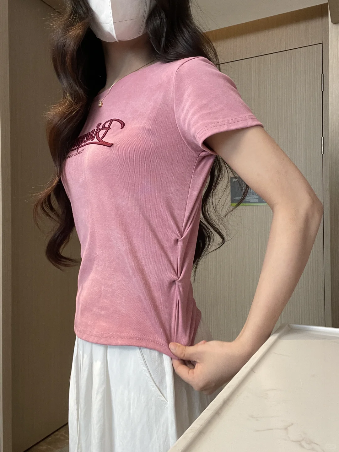 live实况图～好有甜酷少女感的正肩显瘦T恤哇