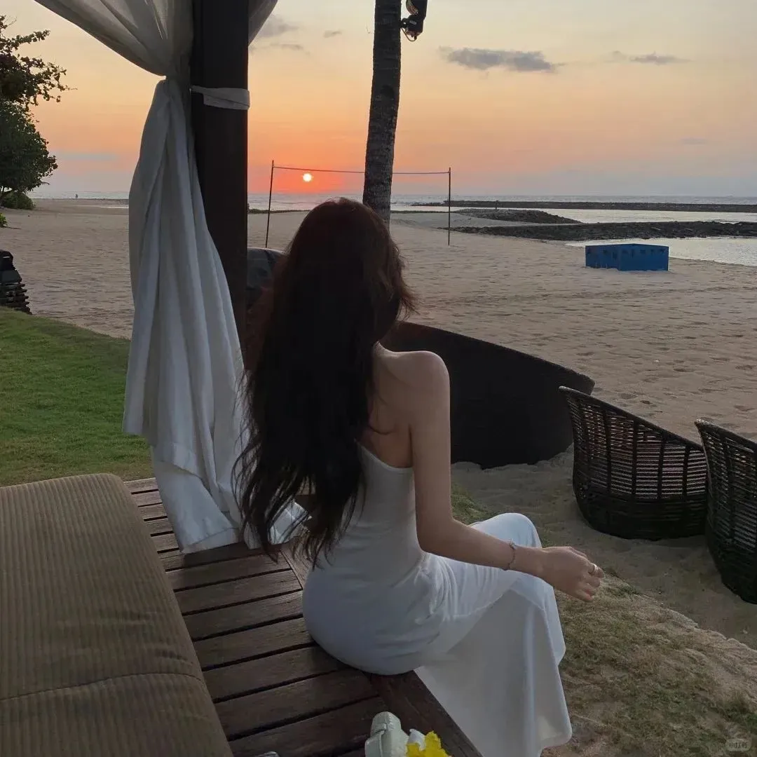 𝐖𝐞𝐜𝐡𝐚𝐭｜背影唯美女图