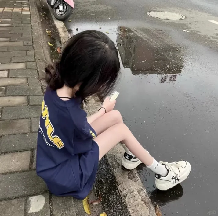 WeChat女头+today文案