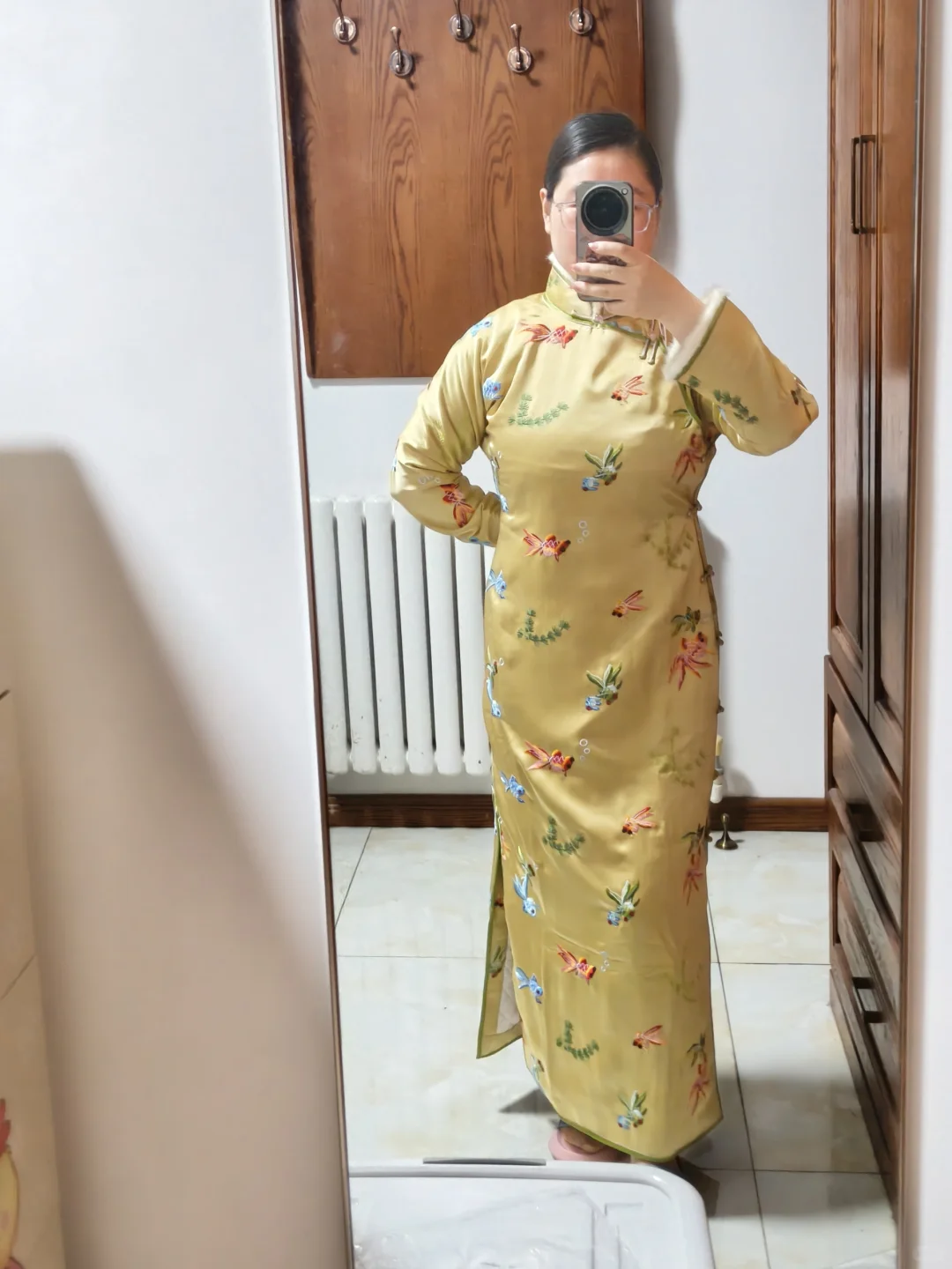 香槟色刺绣棉旗袍