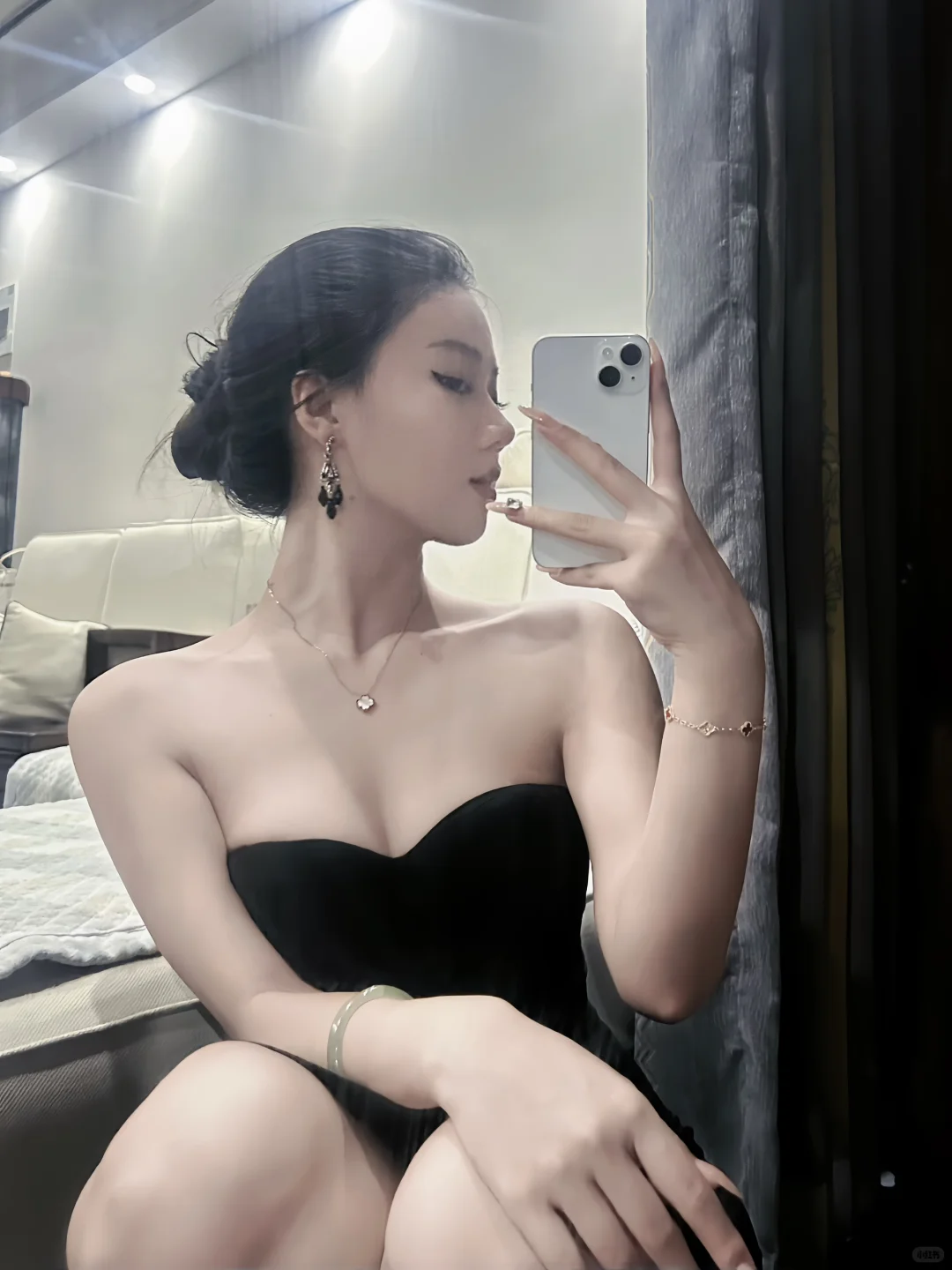 把头发梳起来大大方方的