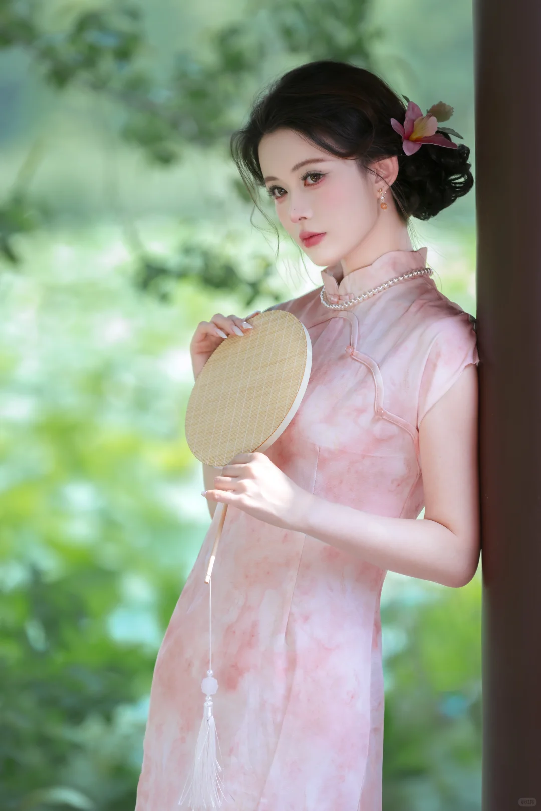 学会这几个动作❗旗袍荷花写真保准出片～
