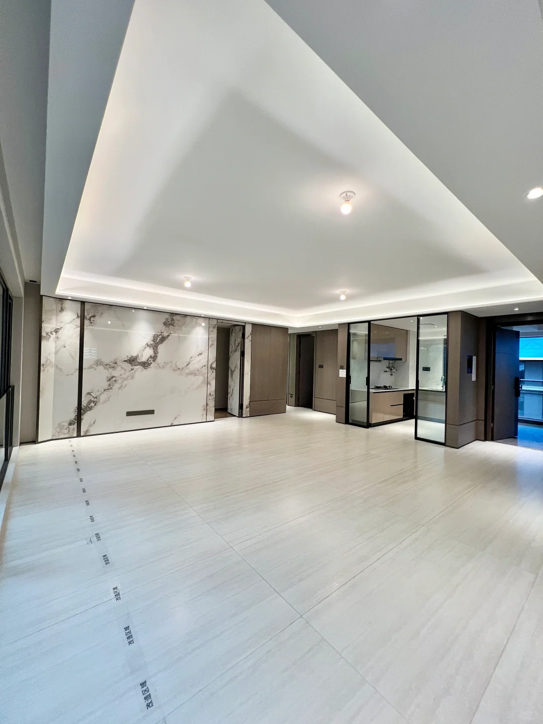 成华东三环套四，一口价175万，地铁200m