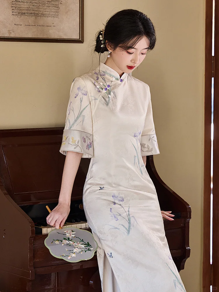 💃夏季必备！鸢尾花旗袍🌿