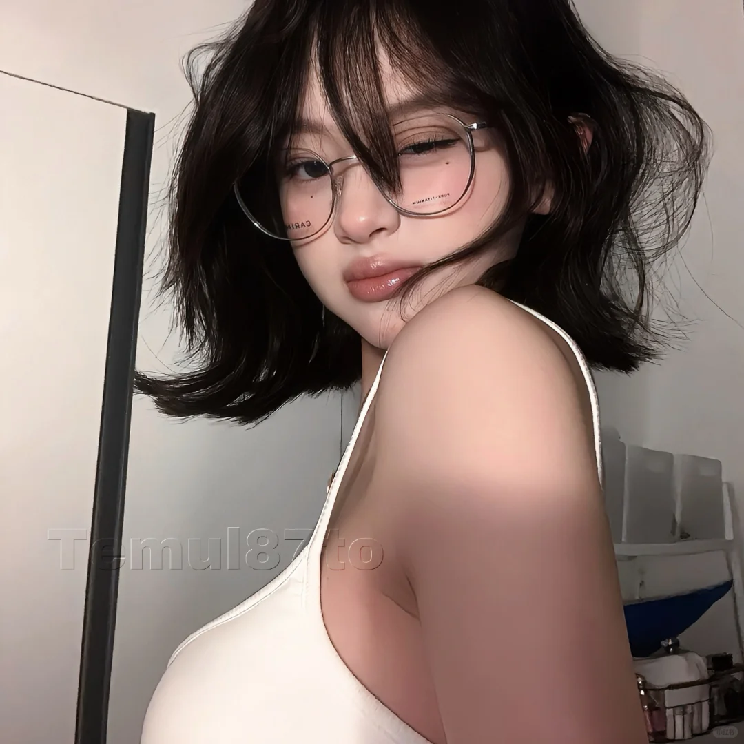 𝑾𝒆𝑪𝒉𝒂𝒕 ｜御姐女頭