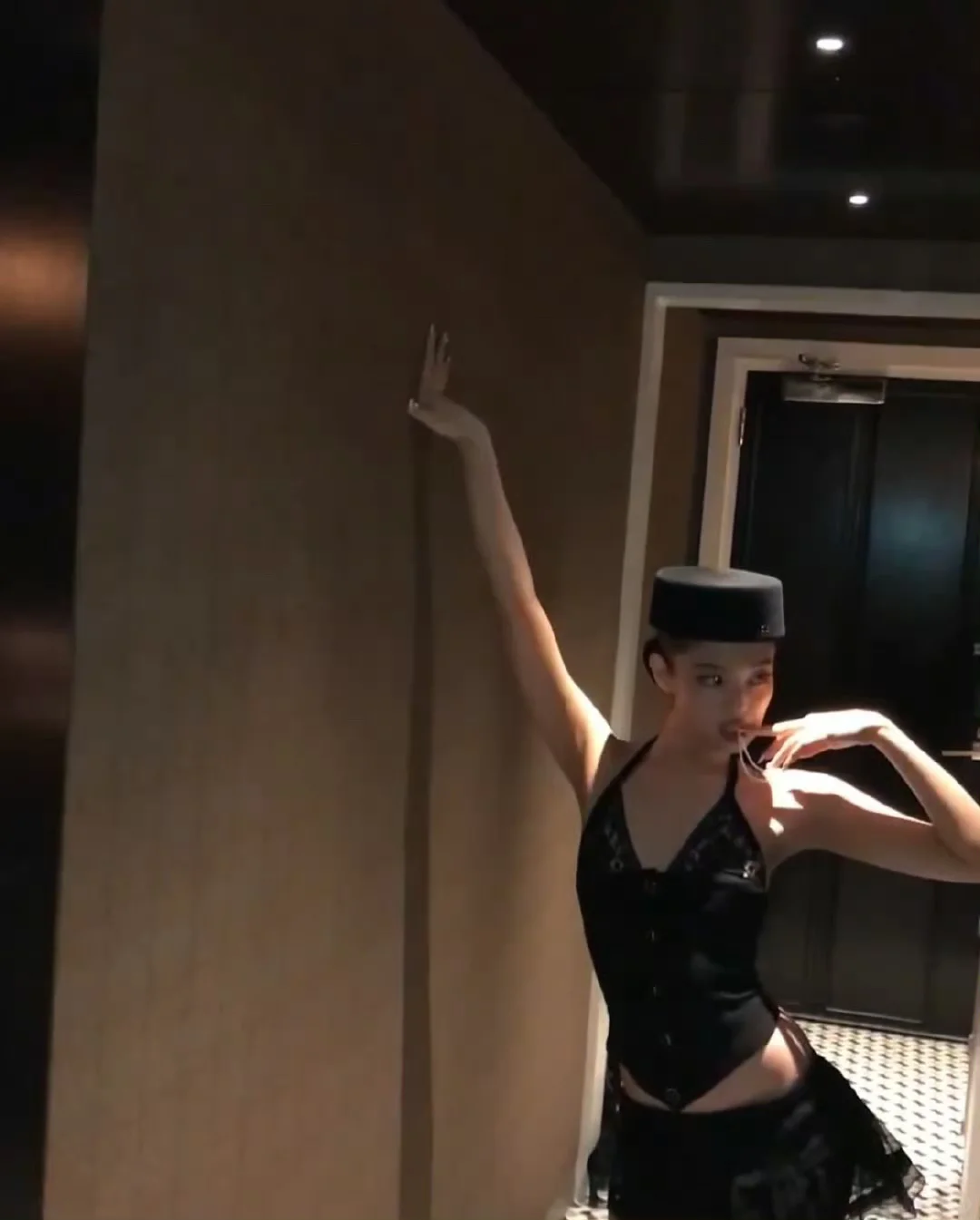 Jennie更新，万种风情的新INS