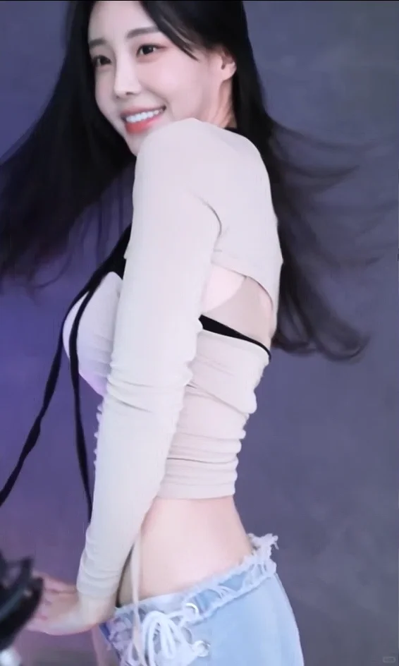 美女舞蹈