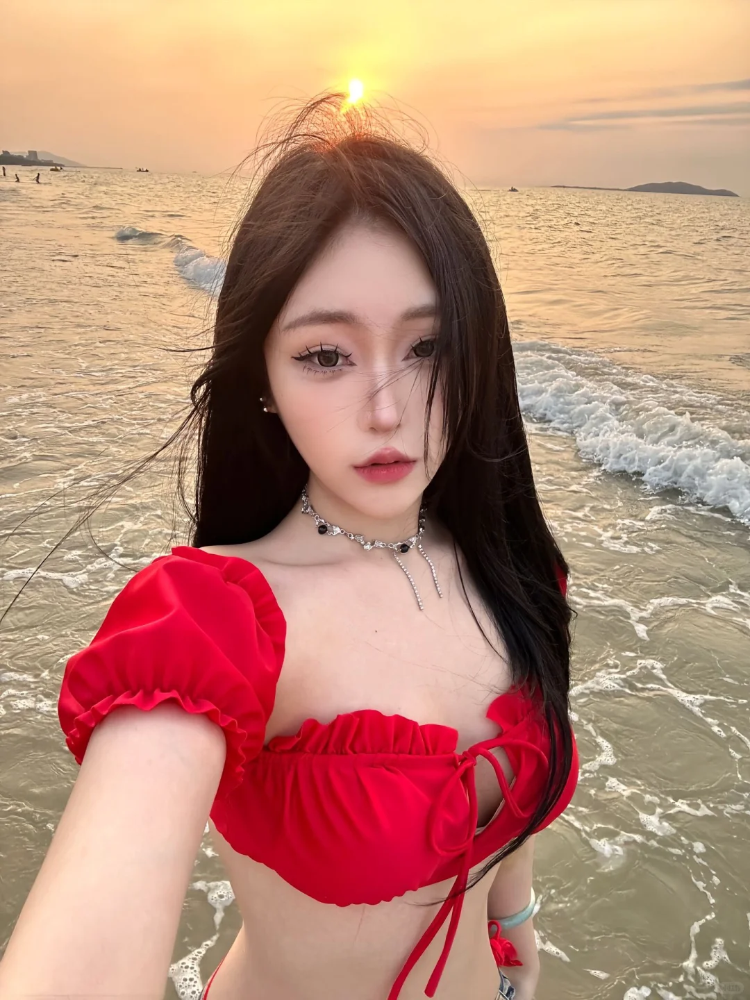藏在海里的一抹红👙！