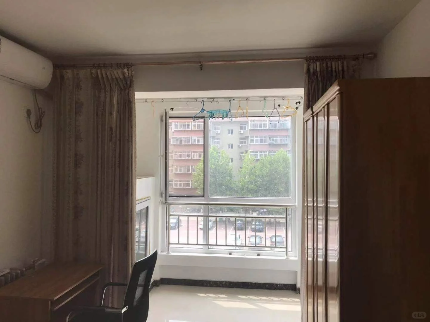 弘石湾电梯房，一室一厅，全套家具家电，拎
