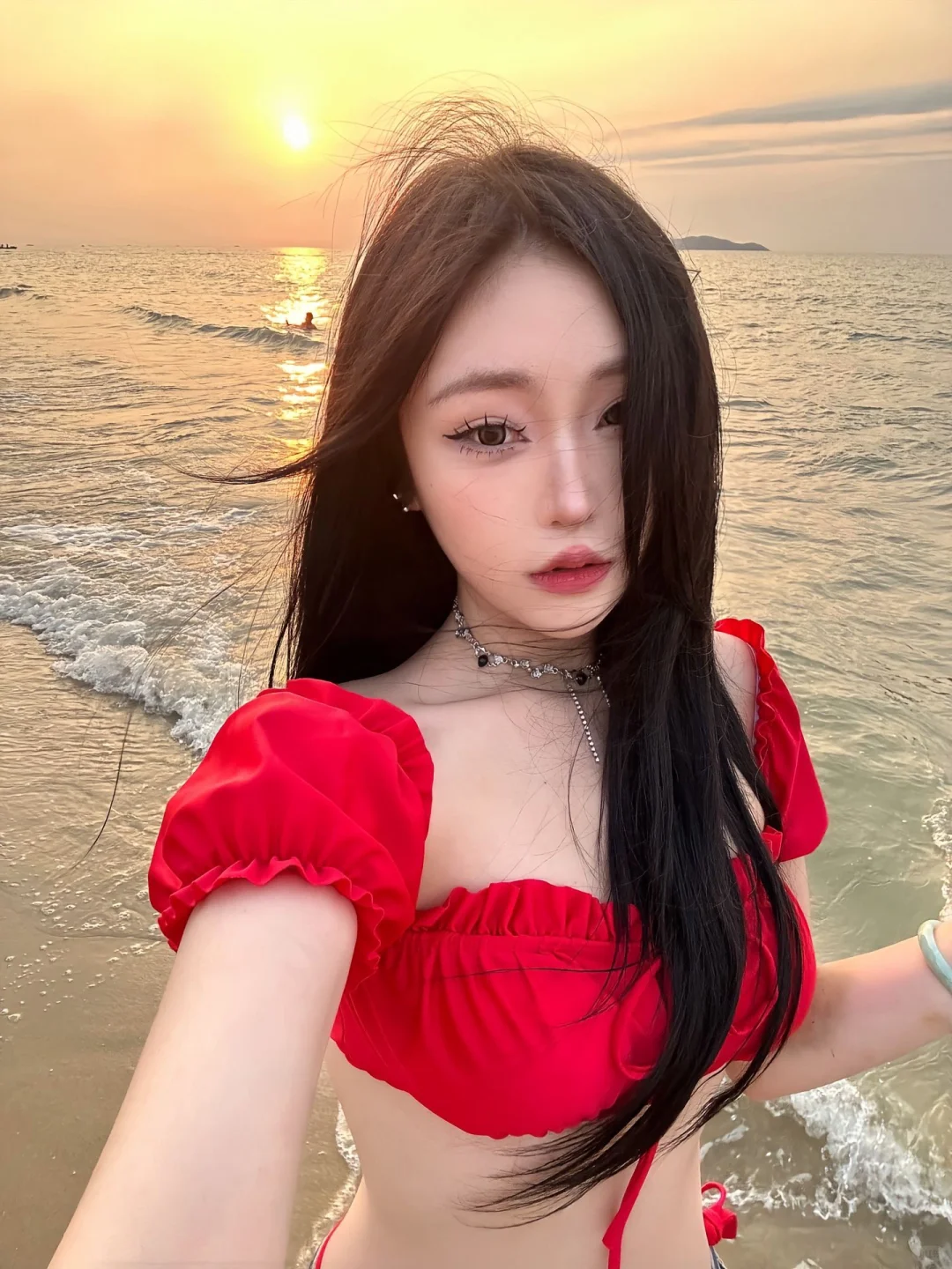 藏在海里的一抹红👙！