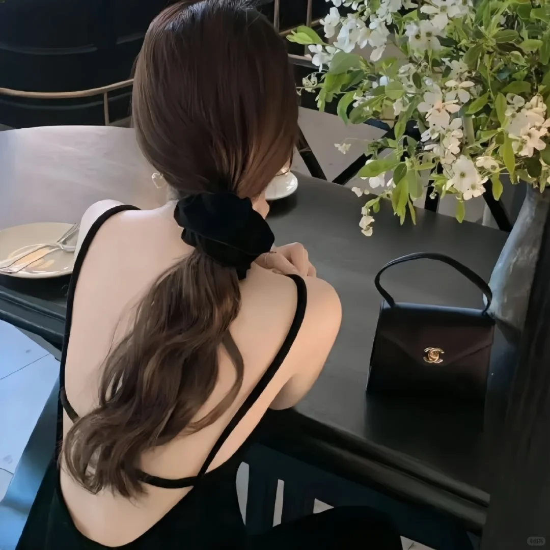 Wechat御姐型不露脸女头2.0版本