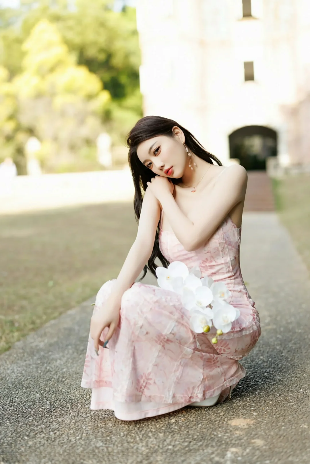 第9886期杨晨晨秀丰腴身材诱惑写真