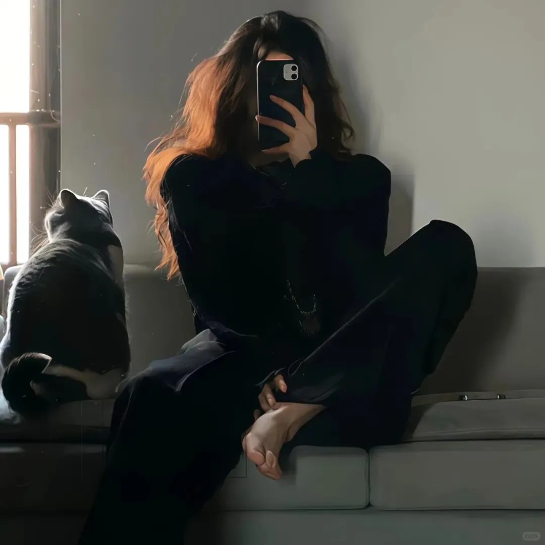 𝐖𝐞𝐂𝐡𝐚𝐭丨很难不爱的高级感头像
