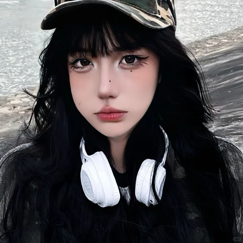 𝑾𝒆𝑪𝒉𝒂𝒕 ｜御姐女頭