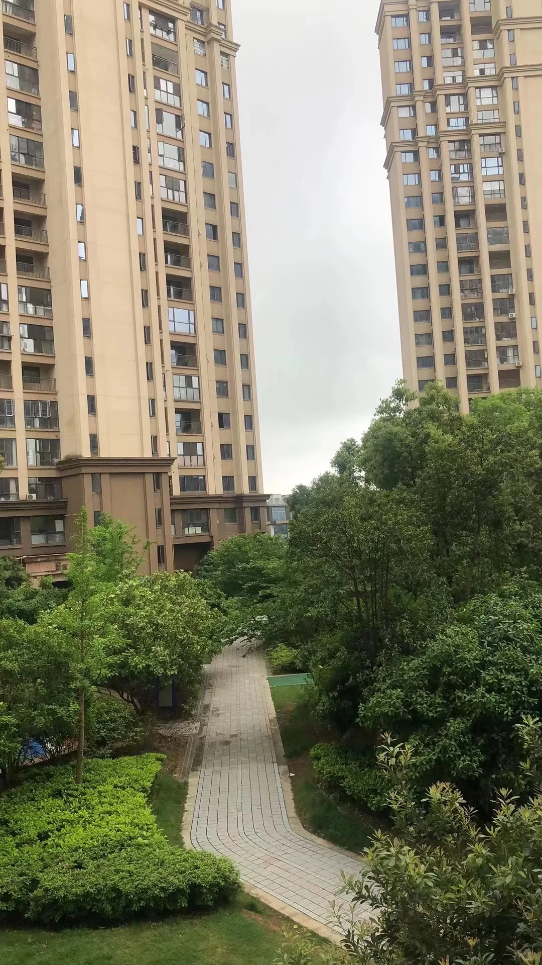长沙开福区带超大露台房屋出售
