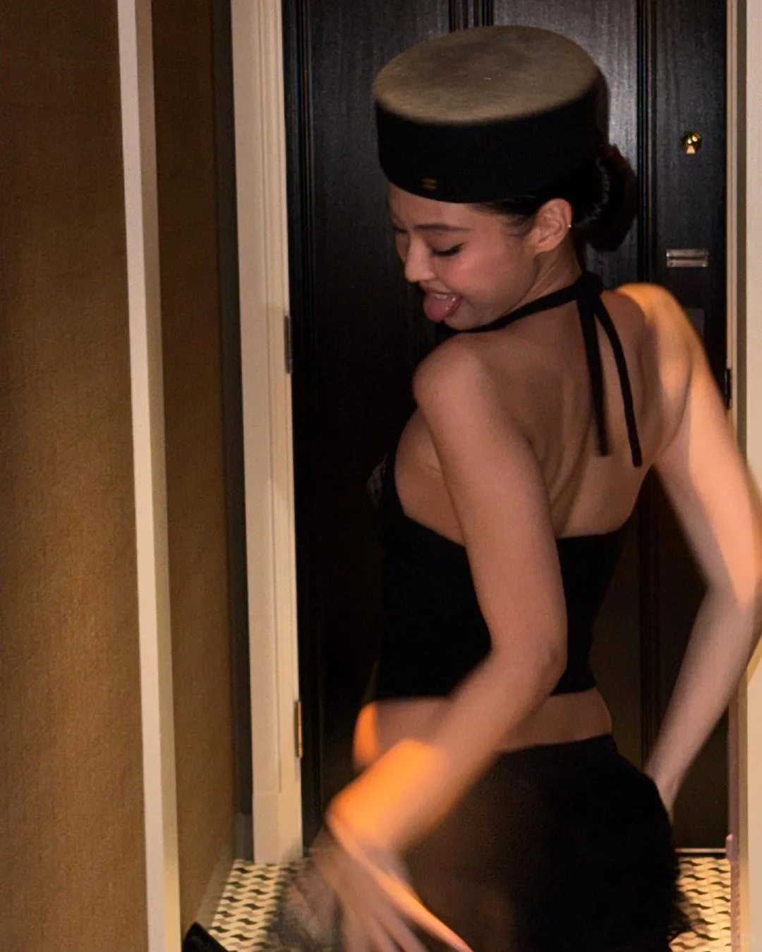 Jennie更新，万种风情的新INS