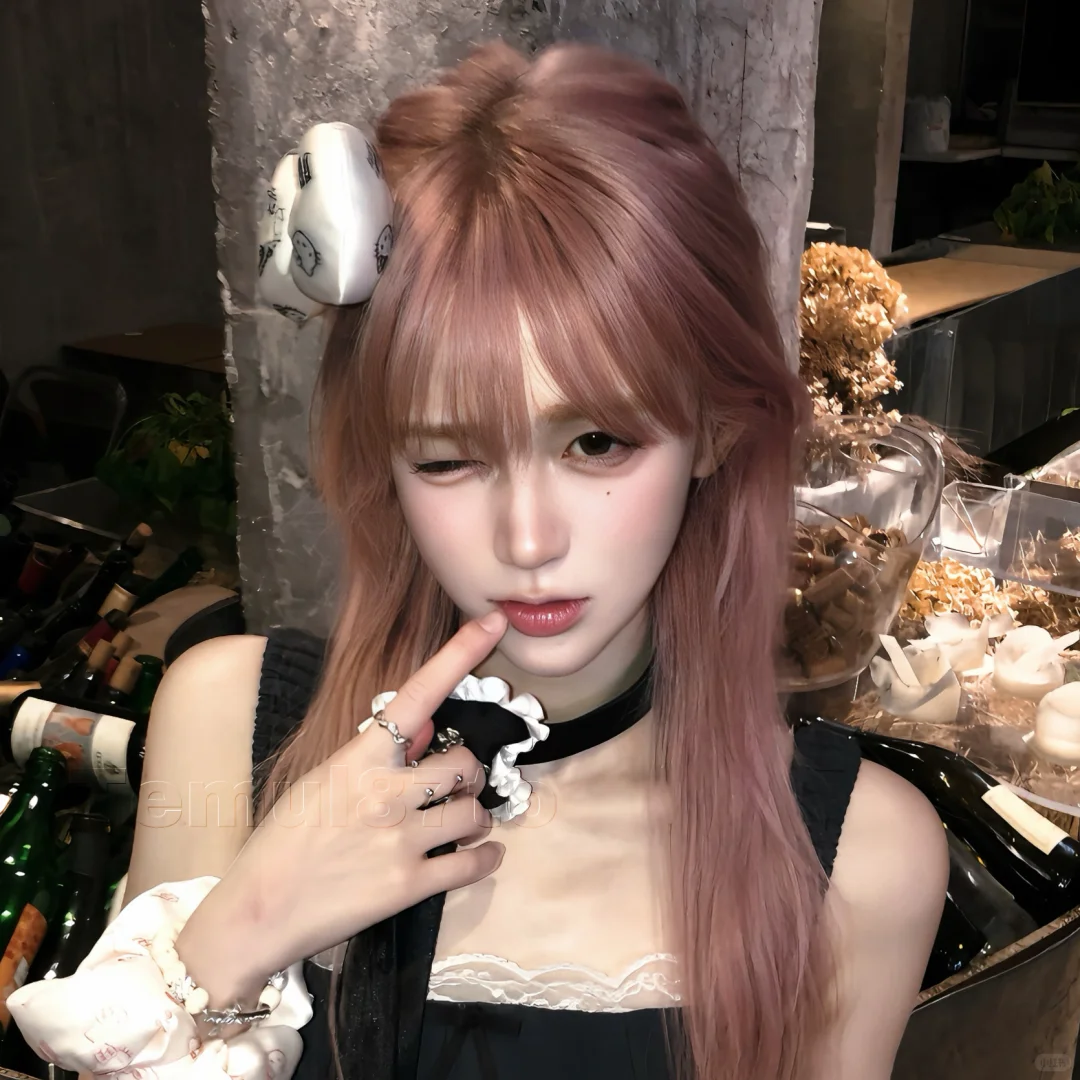 𝑾𝒆𝑪𝒉𝒂𝒕 ｜御姐女頭