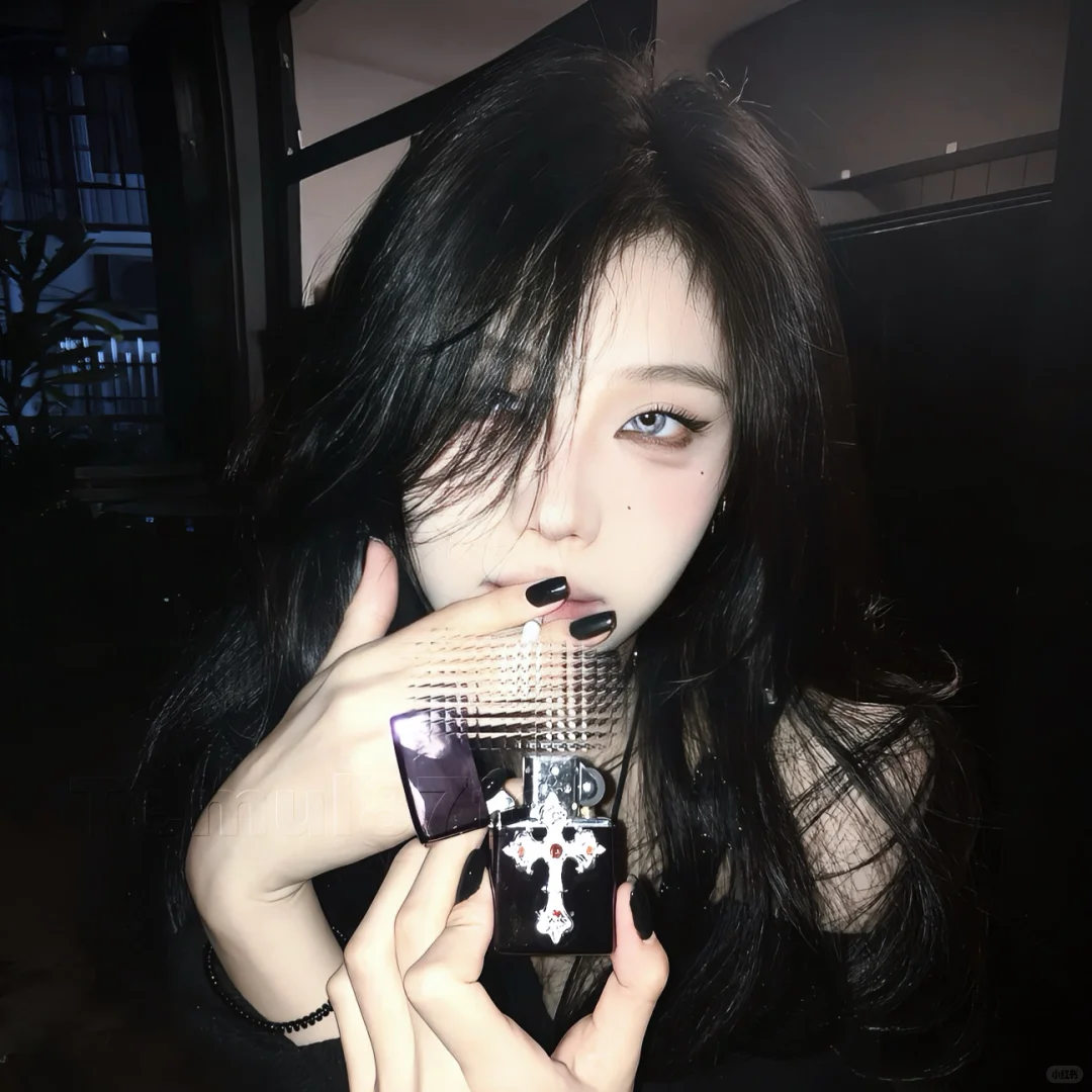 𝑾𝒆𝑪𝒉𝒂𝒕 ｜御姐女頭