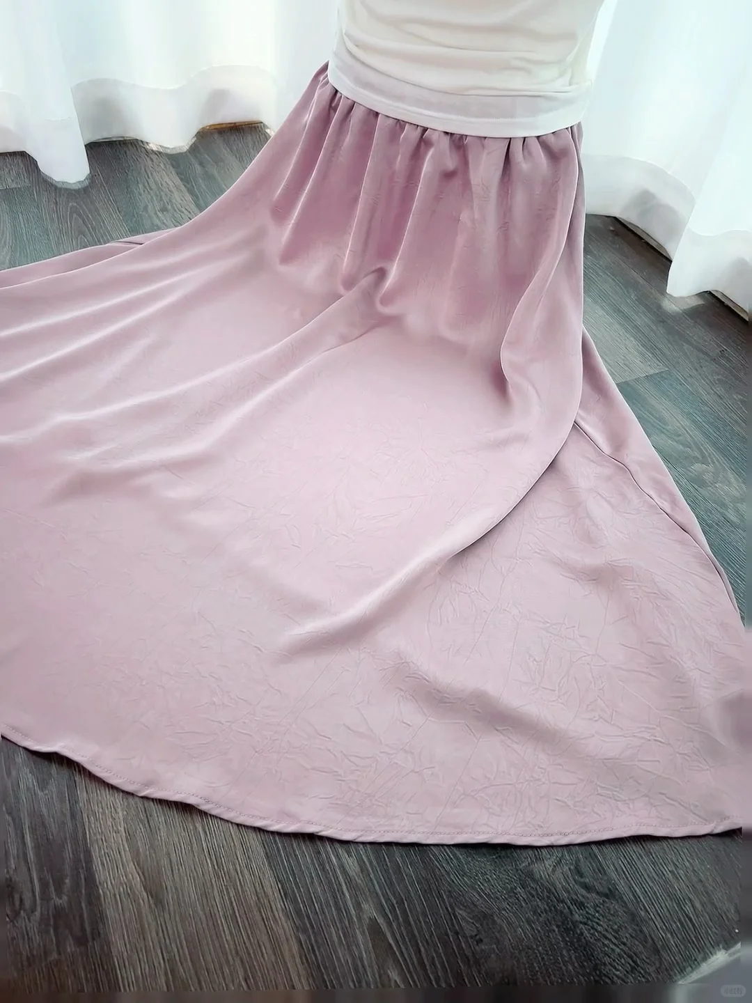 缎面半身裙👗几十穿出高级感文艺气质女神范