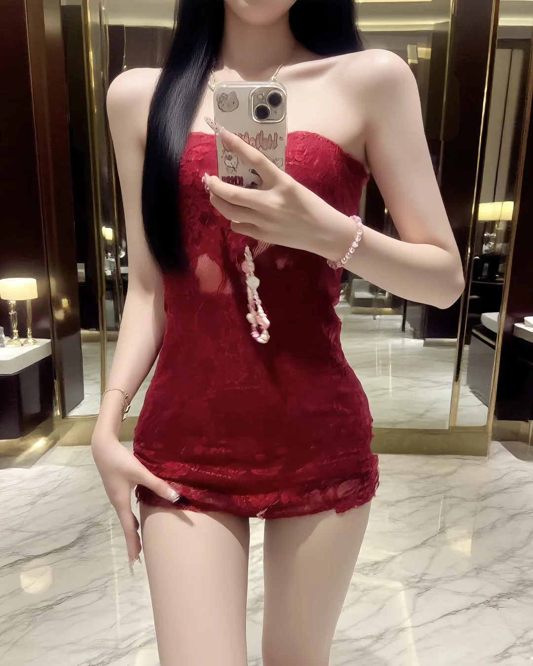 比巴掌先来的是她身上的香气