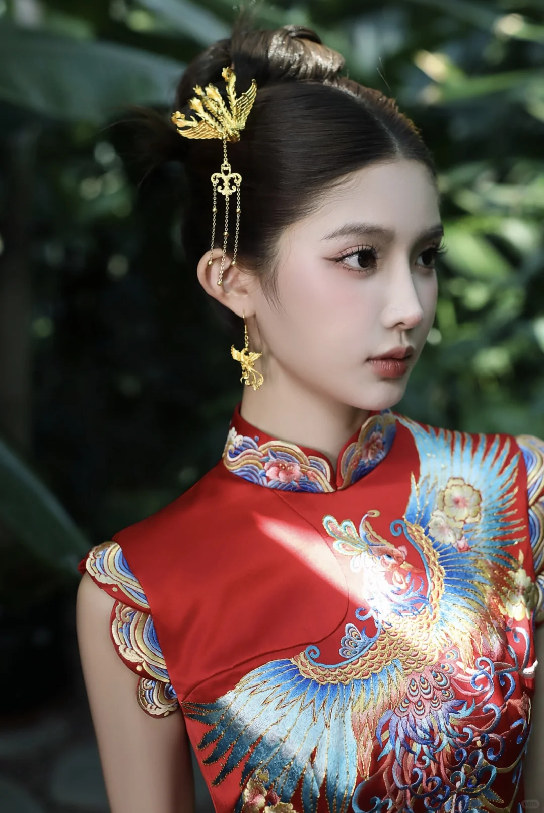 红底凤纹优雅大气｜华服之美从未被定义