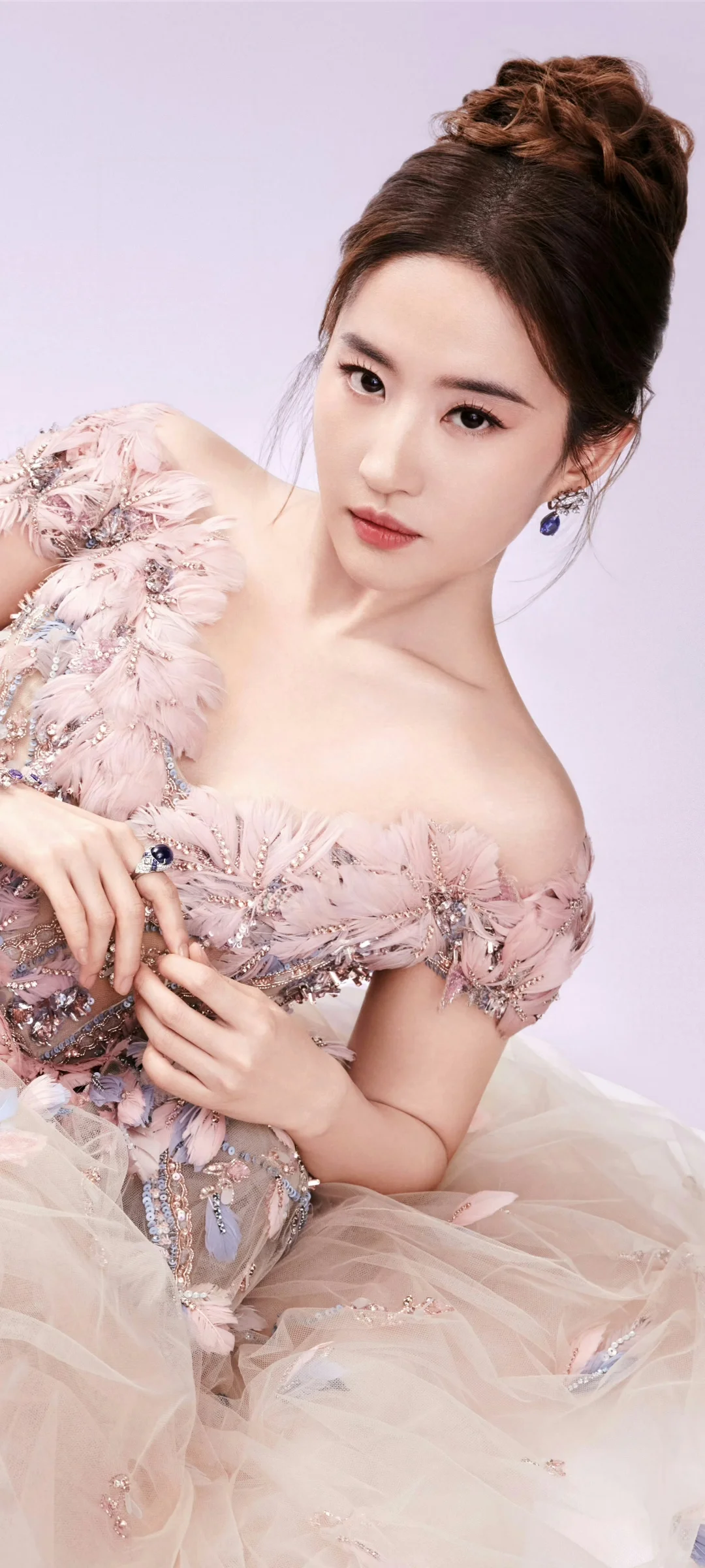 粉粉仙仙的女神范儿刘亦菲