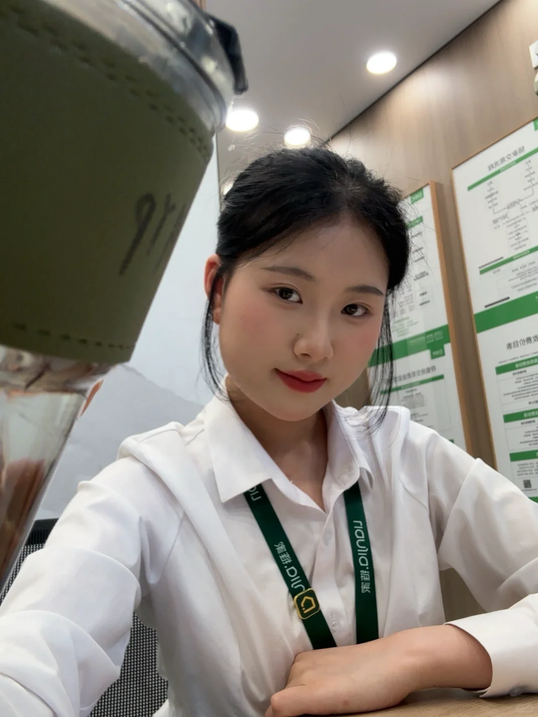 为什么说房产中介一定要找新人？