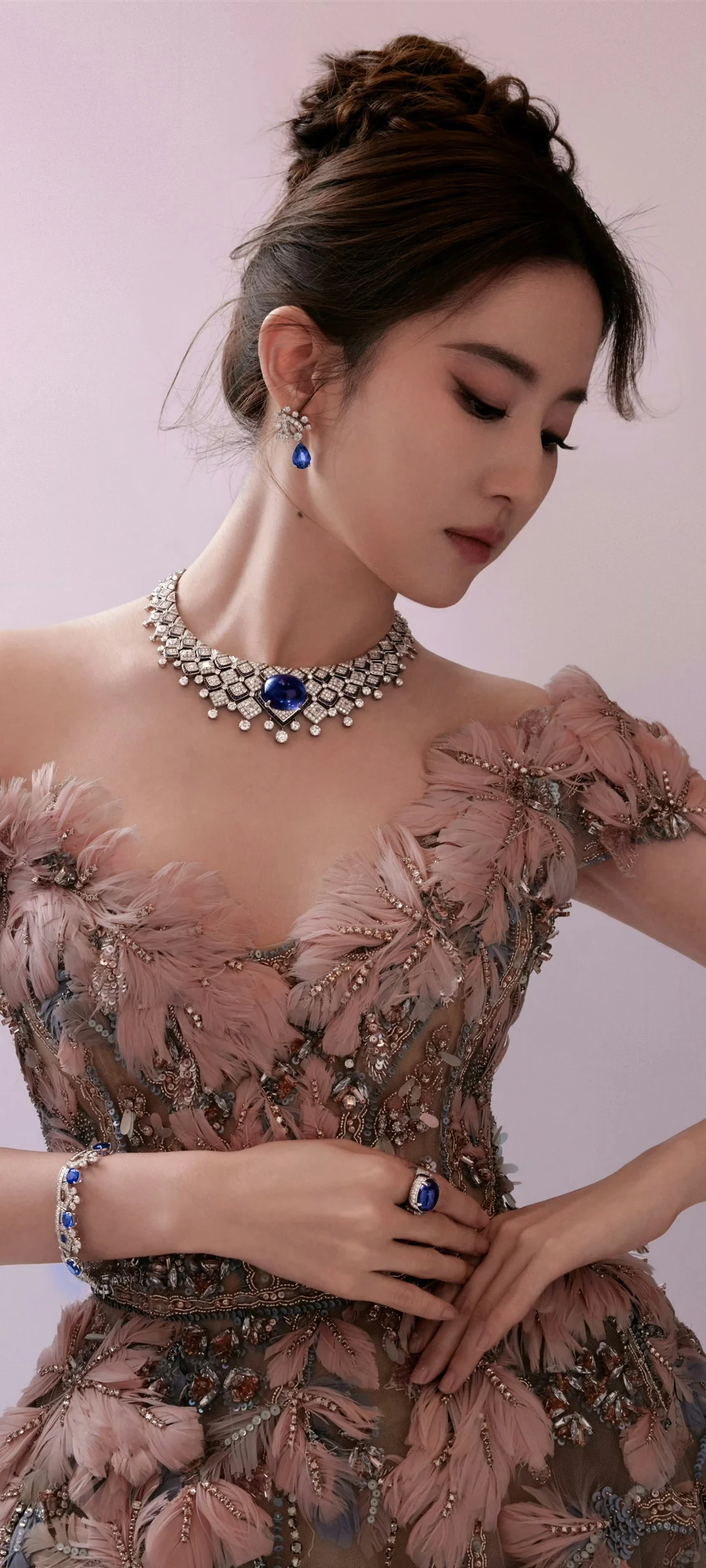粉粉仙仙的女神范儿刘亦菲