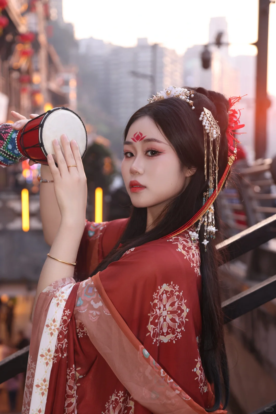 何为妖，透万灵之媚眼，其柔态之姿，蛊惑人心。
