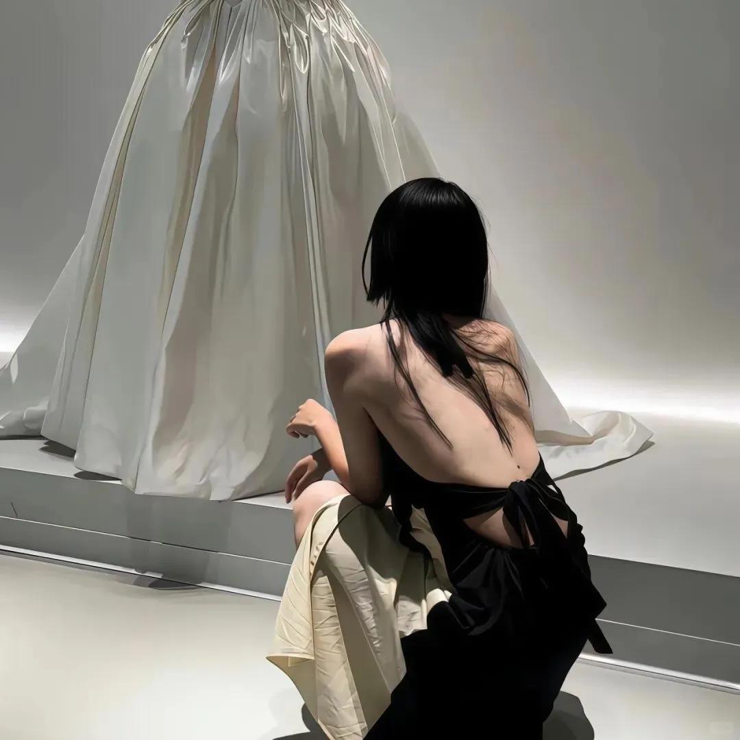 她是清风明月，亦是人间仙子