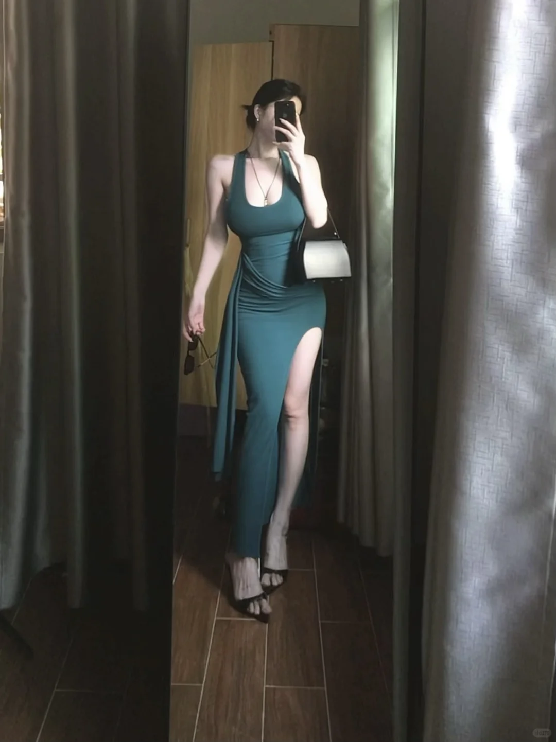 自带大女主美女感还得是修身小裙！